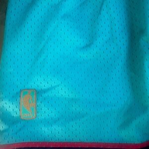 Mitchell and Ness Redwood Classics Vancouver Grizzlies athletic shorts